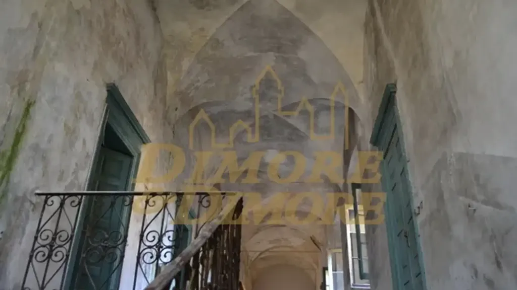 hallway_entrance