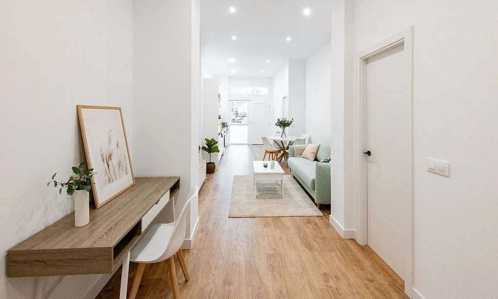Hallway - Modern Flat with Lift in Sector Oficios