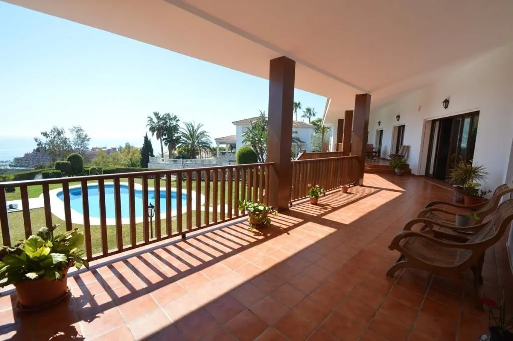 Terrass - Villa with Sea Views in Benalmádena