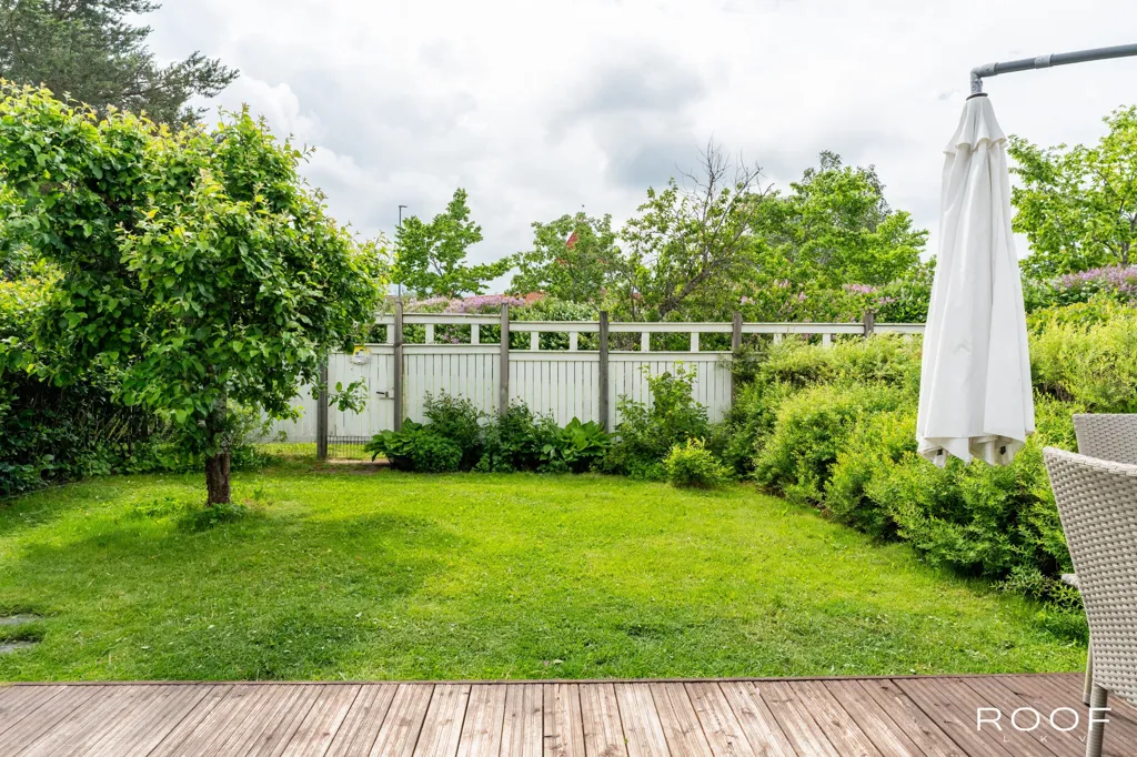 Jardin - Modern Flat with Garden in Sundsberg