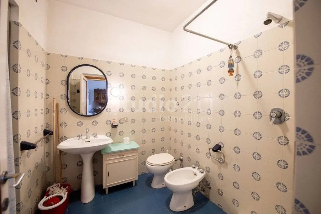 Bagni - Villa bifamiliare con piscina a Figline e Incisa Valdarno