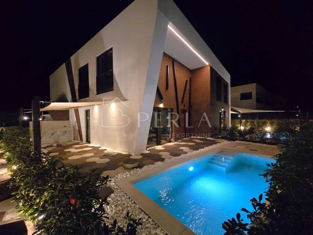 Bassein - Smart Home Villa with Private Pools in Nin