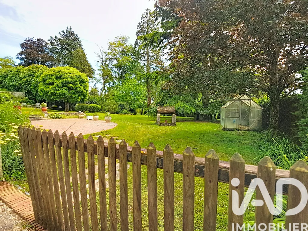 Jardin - Maison de Campagne avec Piscine à Château-Renard