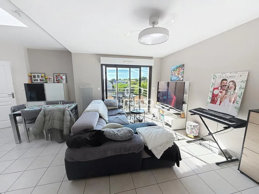 Séjour - Appartement 3 Pièces avec Parking à Mayenne