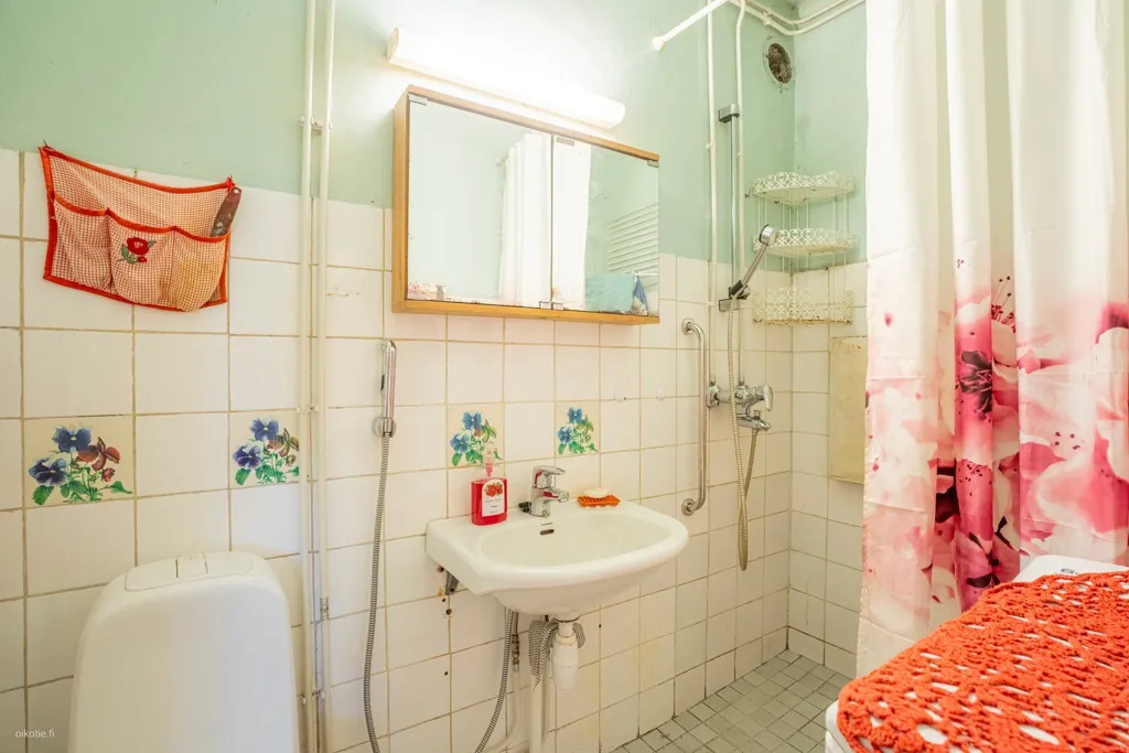 Bagni - Renovatable Cottage with Sauna in Forest Setting