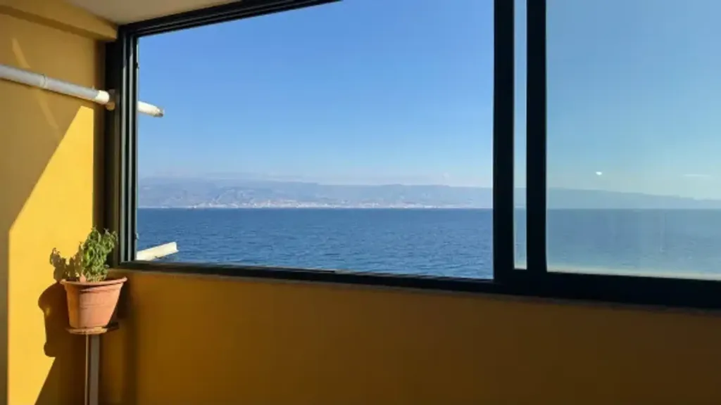 Toad - Apartment with Sea View in Messina