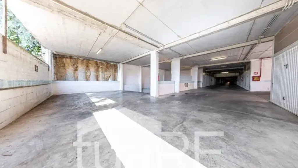 Garage - Rented Studio with Parking in Balduina, Rome