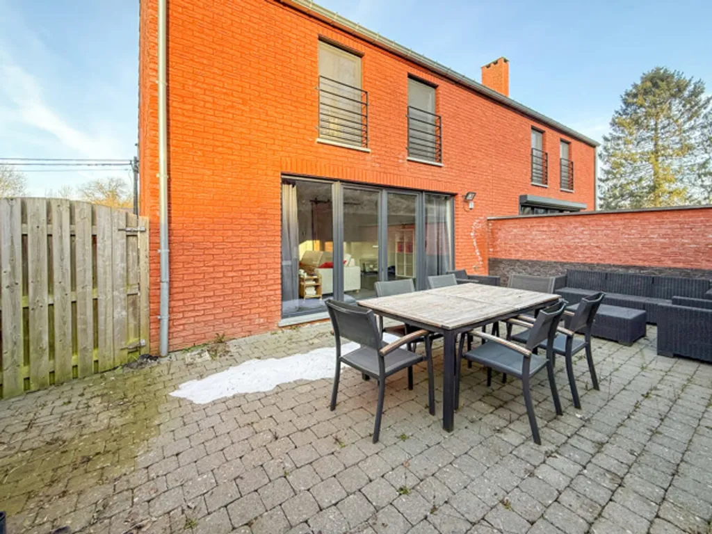 Terrass - Bel-étage House with Terrace in Vedrin