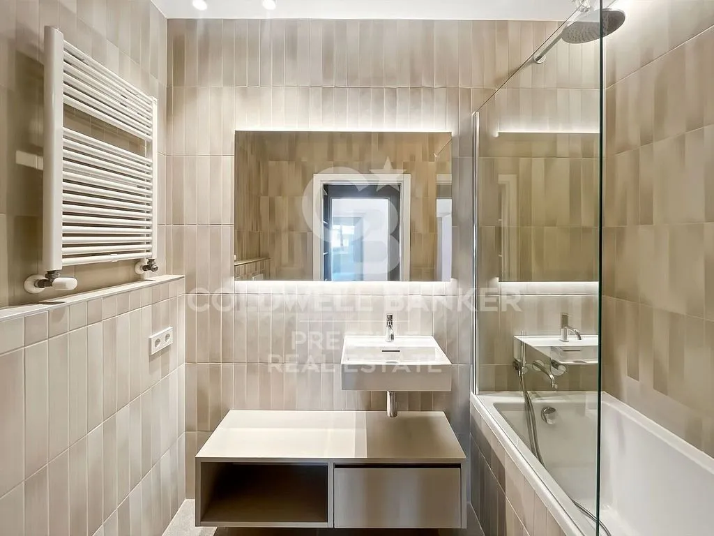 Salles de bain - New Apartment with Lift in Eixample