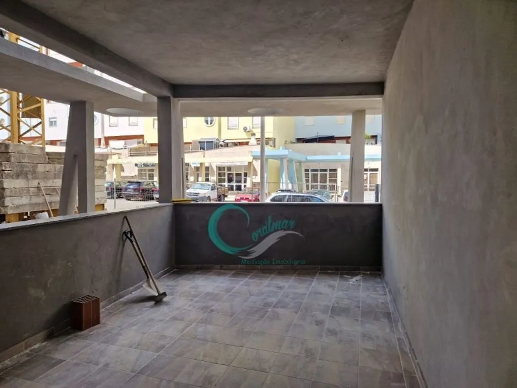 Toad - Luxury Flat with Balcony in Corroios