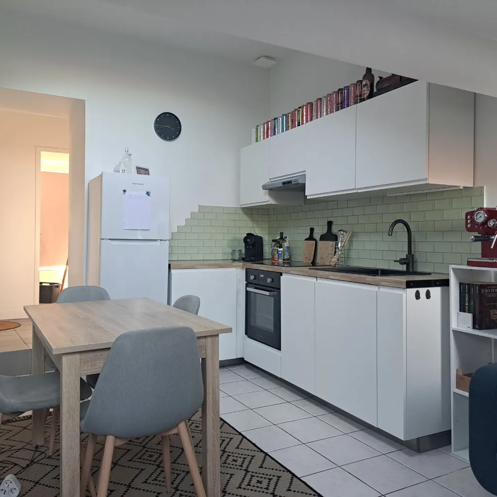 Köök - Renovated 2-Bed Apartment in VIF