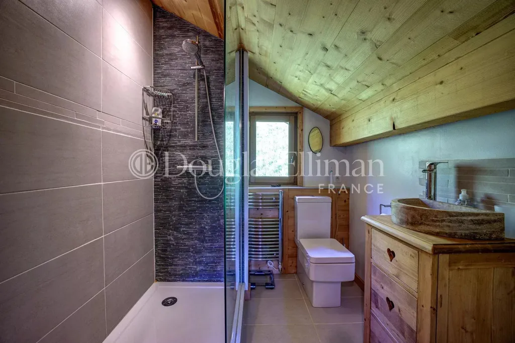 Salles de bain - Chalet Rénové avec Vue Montagne à Morzine