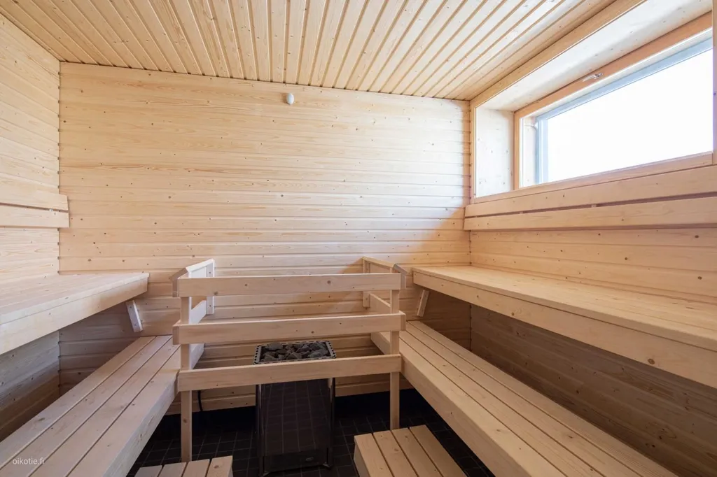 Toad - Spacious Flat with Balcony in Simonkylä