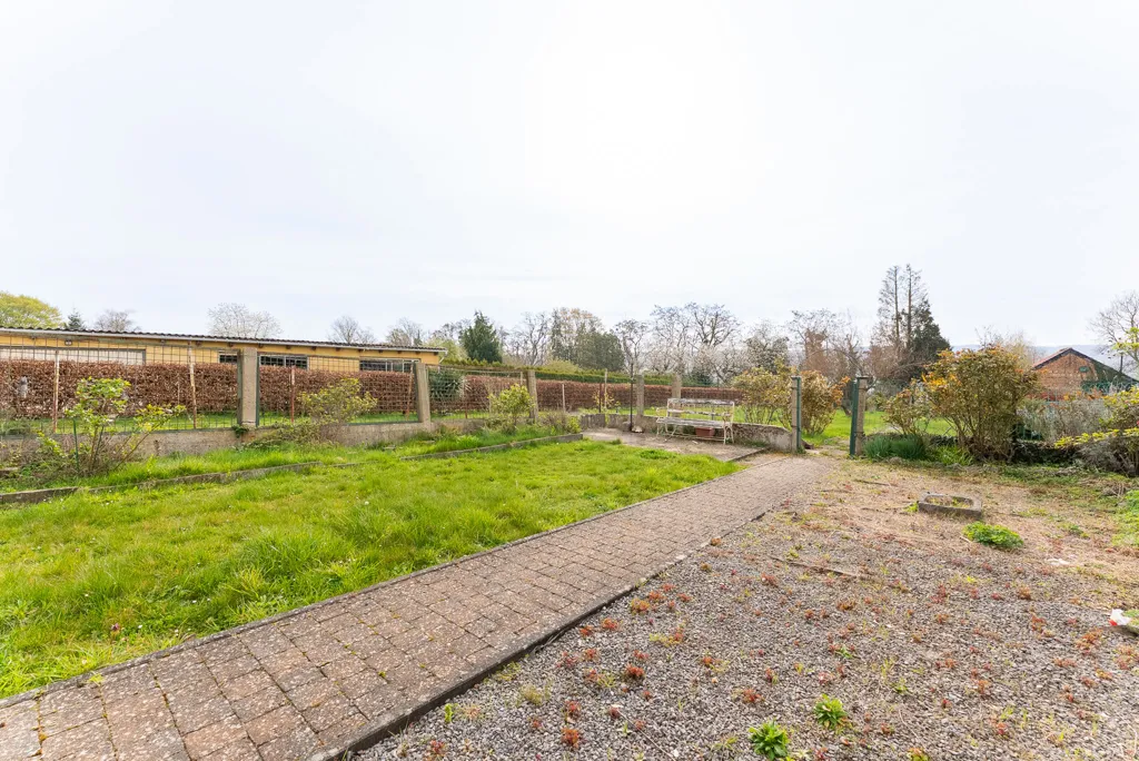 Jardin - Maison avec Garage sur les Hauteurs d'Amay