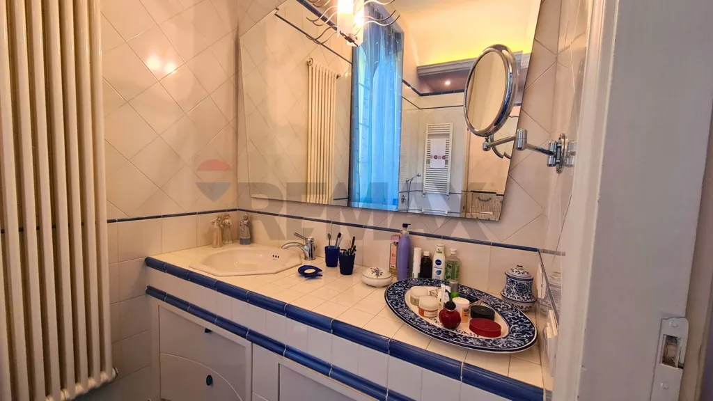 Salles de bain - Historic Villa with Panoramic Terrace in Lastra a Signa