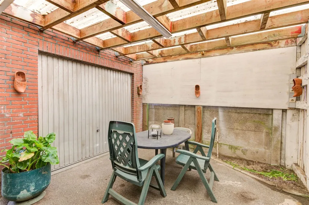 Terrass - Renovatable House with Garden in Nijlen