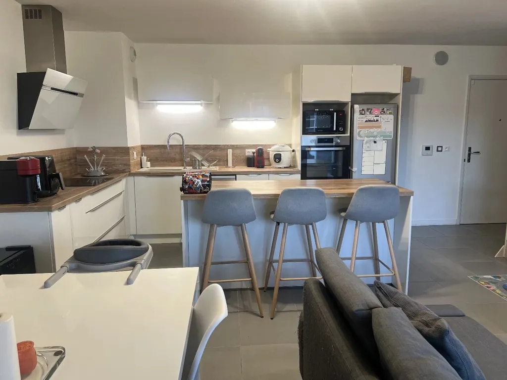 Cuisine - Appartement 3 Pièces avec Loggia à Ovalie