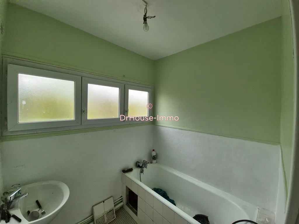 Vannitoad - 3-Bed Flat with Balcony in Limay