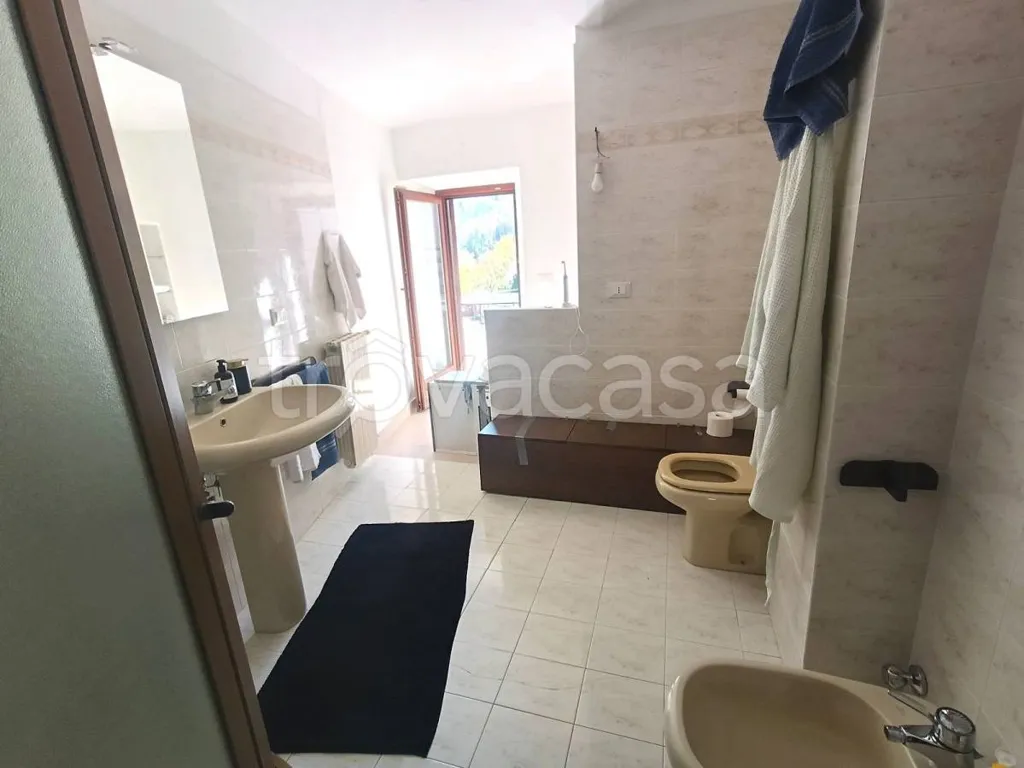 Salles de bain - Villa with Balcony Views in Giaveno