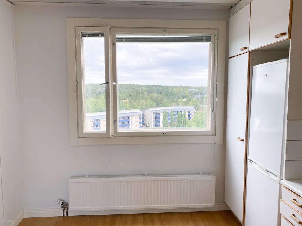 Cuisine - Seventh Floor Apartment with Balcony in Suvela, Espoo