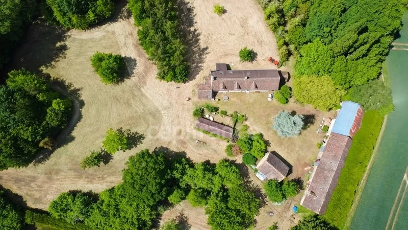 Vue aérienne - Propriété Charmante avec Jardin à Saint-Célerin