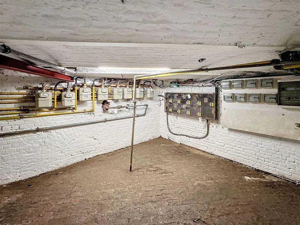 Pièces - Immeuble Mixte avec Commerces à Uccle