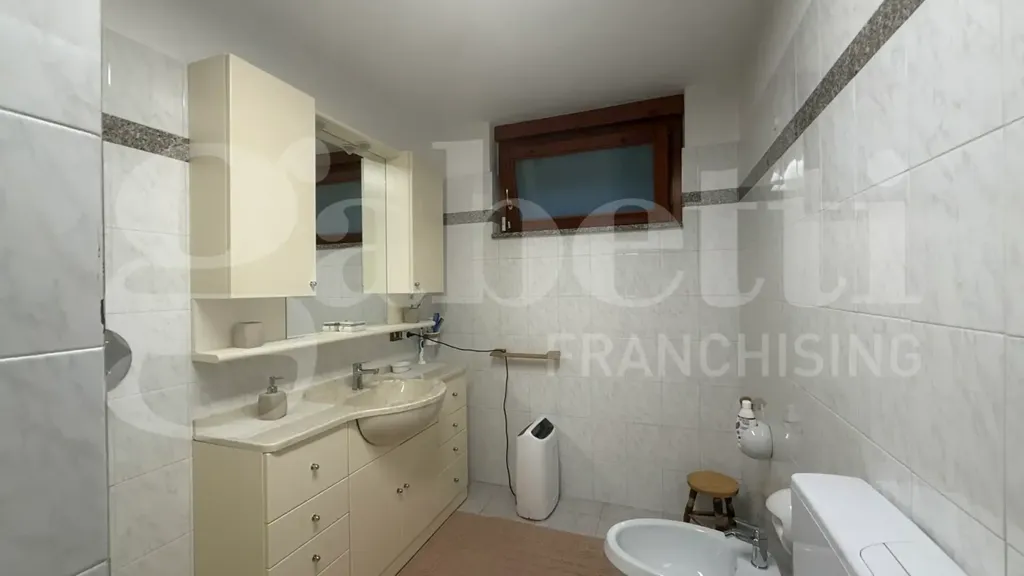 Bagni - Panoramic Villa with Garden in Asso (CO)