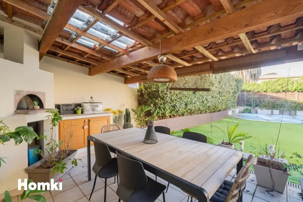 Terrasse - Maison avec Piscine et Jardin à Marseille 11