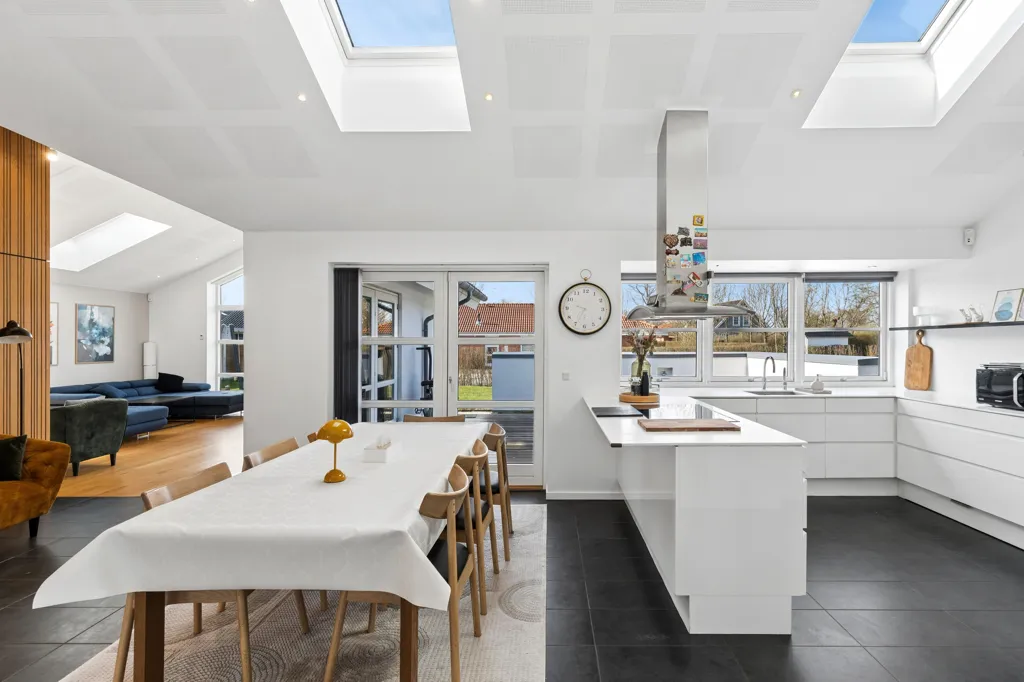 Cuisine - Architect-designed Villa with Garden in Køge