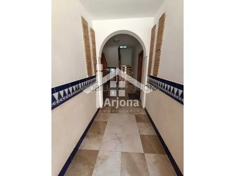 Entrée - Ground Floor Flat with Patios in Coso Area