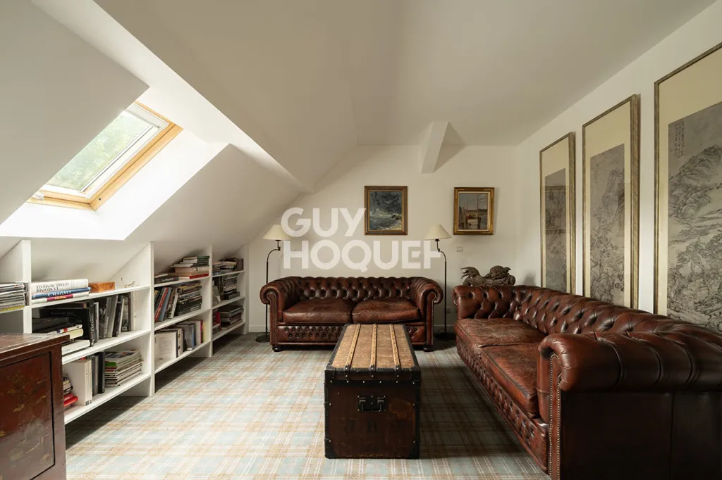 Living Room - 5-Piece Apartment with Balcony in Sevrier