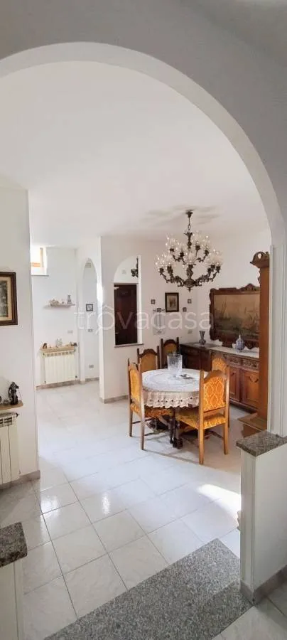 Salle à manger - Two-Unit Apartment with Balcony in Susa