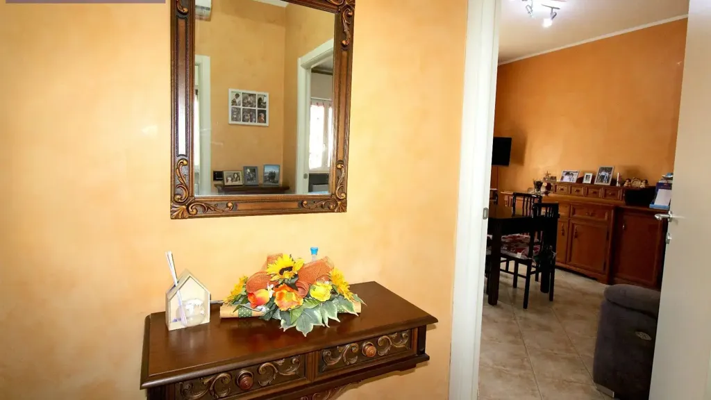 Entrée - Rear-Facing Apartment with Garage in Bressana Bottarone