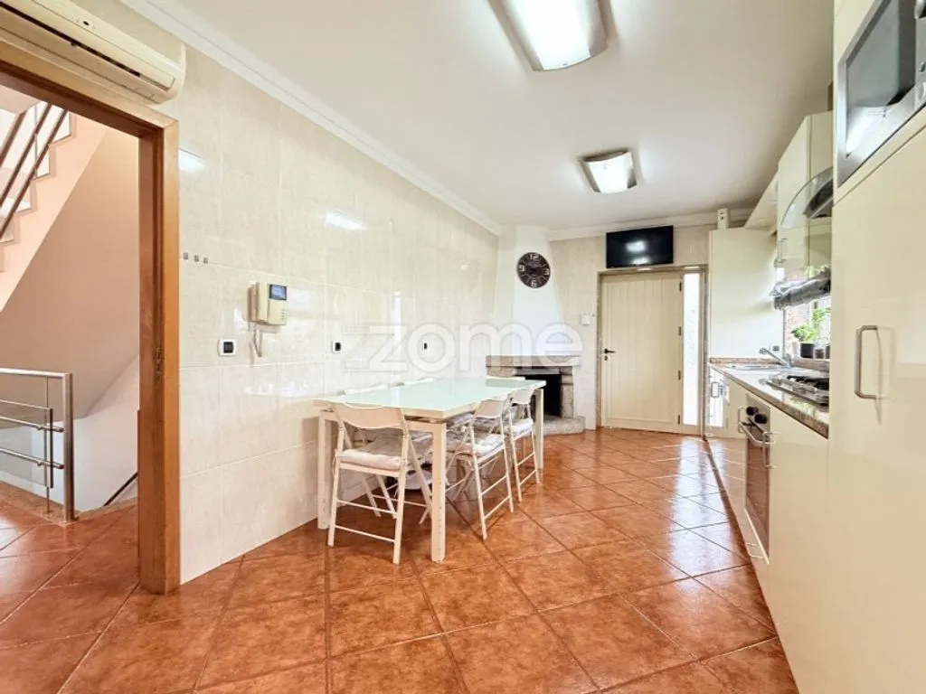 Köök - Luxury House with Garage in Brito, Guimarães