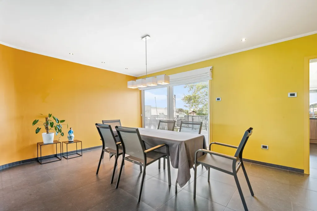 Sala da pranzo - Villa with Playful Architecture in Nieuwerkerken