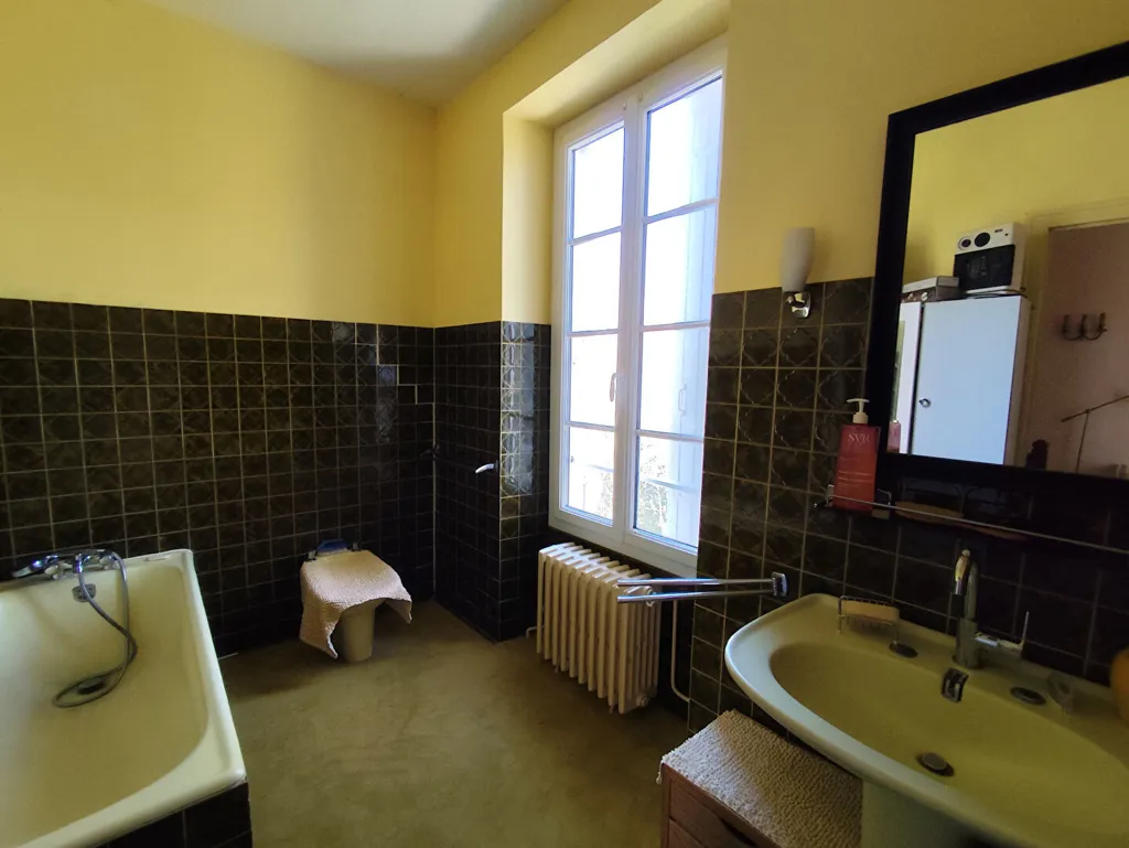 Salles de bain - Maison Charentaise avec Jardin dans un Cadre Calme