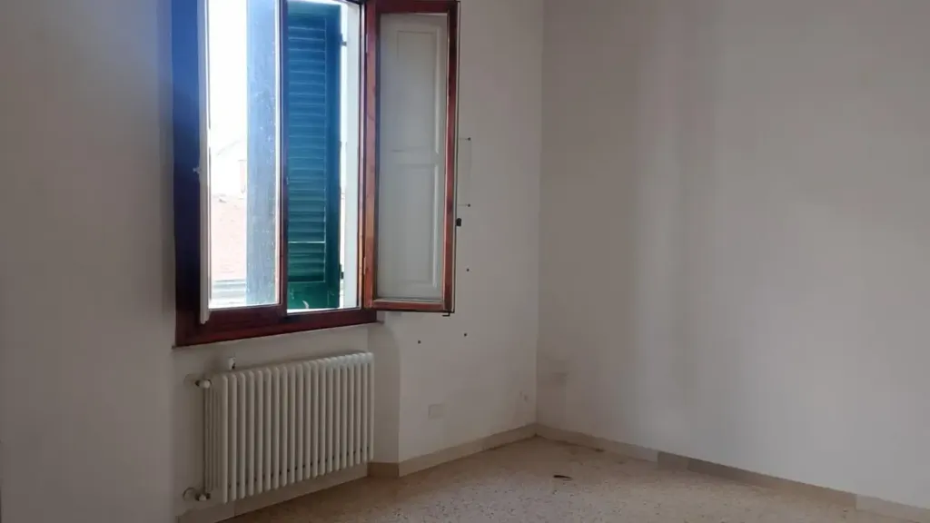 Pièces - Five-Bedroom Apartment with Balcony in Empoli