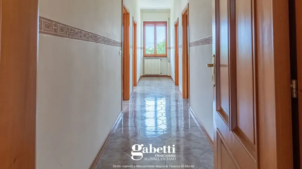 hallway_entrance