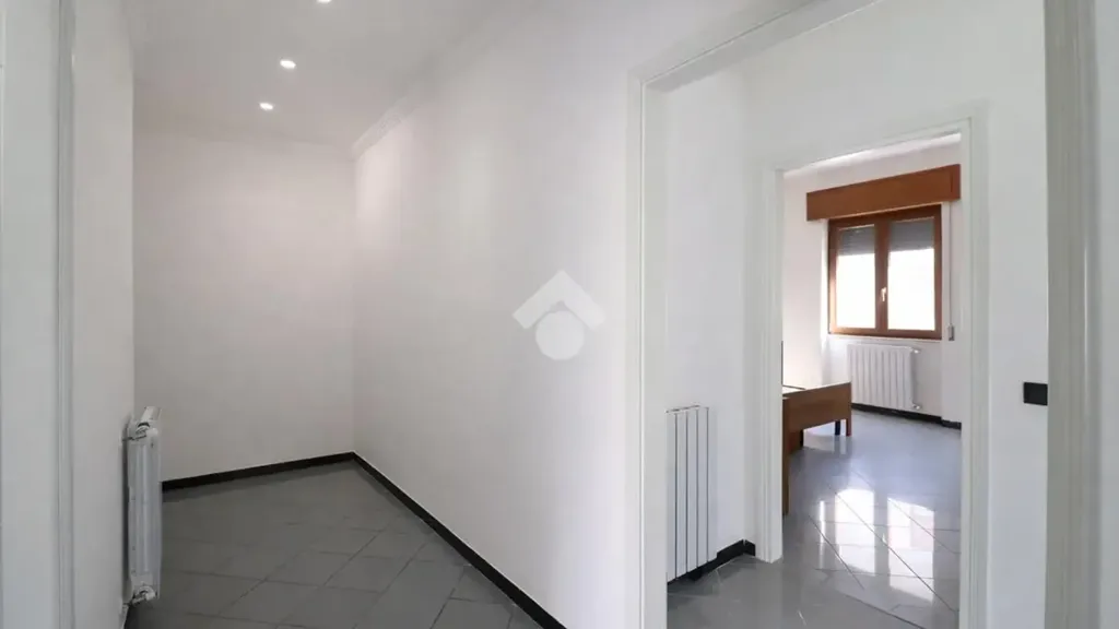 Entrée - Rearranged Apartment with Terrace in Marmore