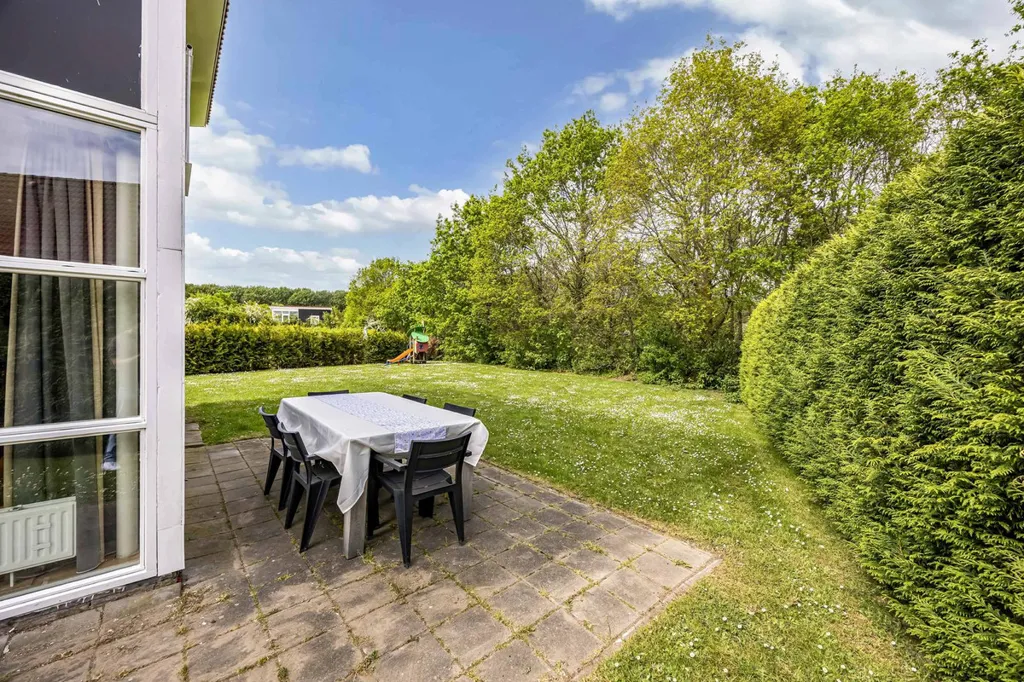 Aed - Villa with Large Garden in Zeewolde
