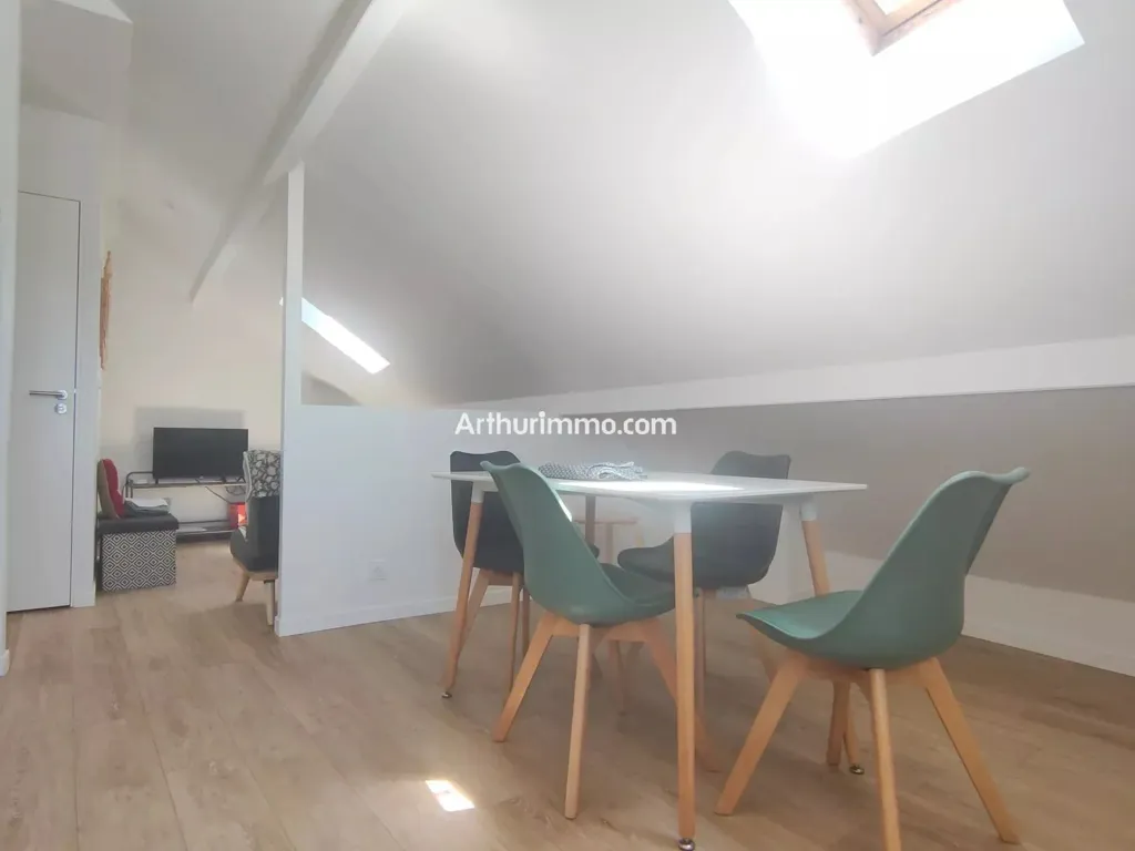 Söögituba - 2-Bedroom Flat in City Centre, Sucy-en-Brie