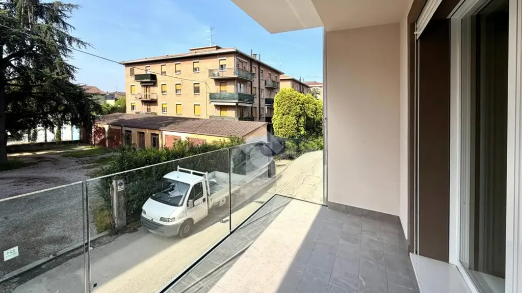 Rõdu - Newly Built Apartment with Balcony in Novellara