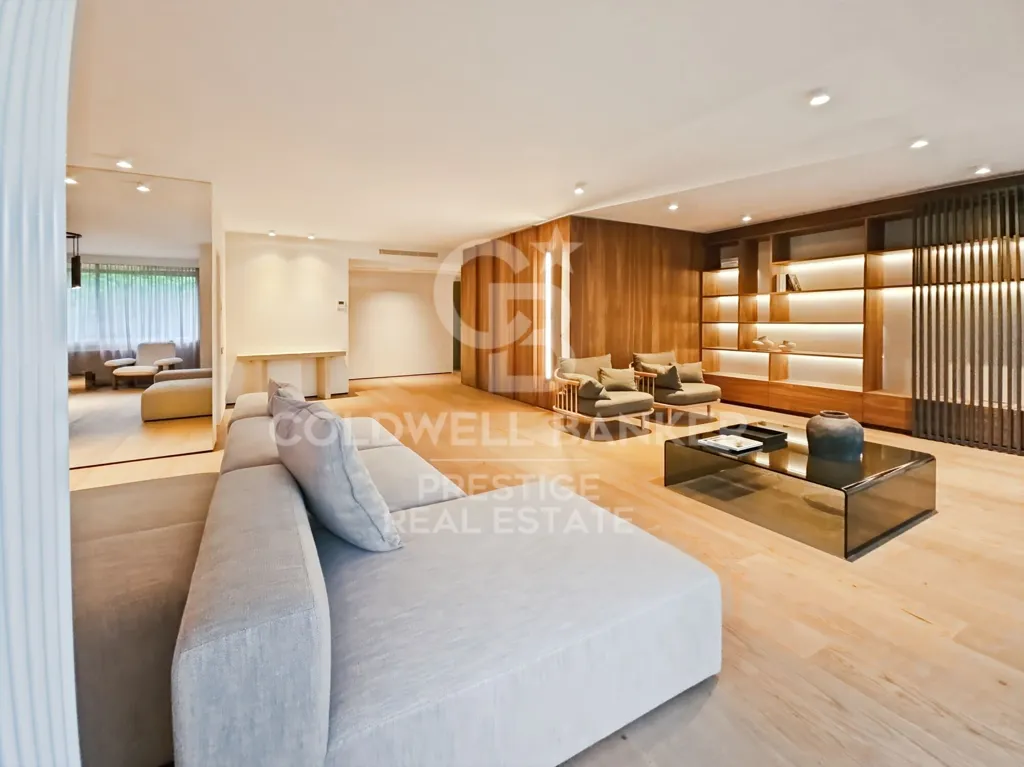 Living Room - Spacious Flat with Terrace in Exclusive Barcelona