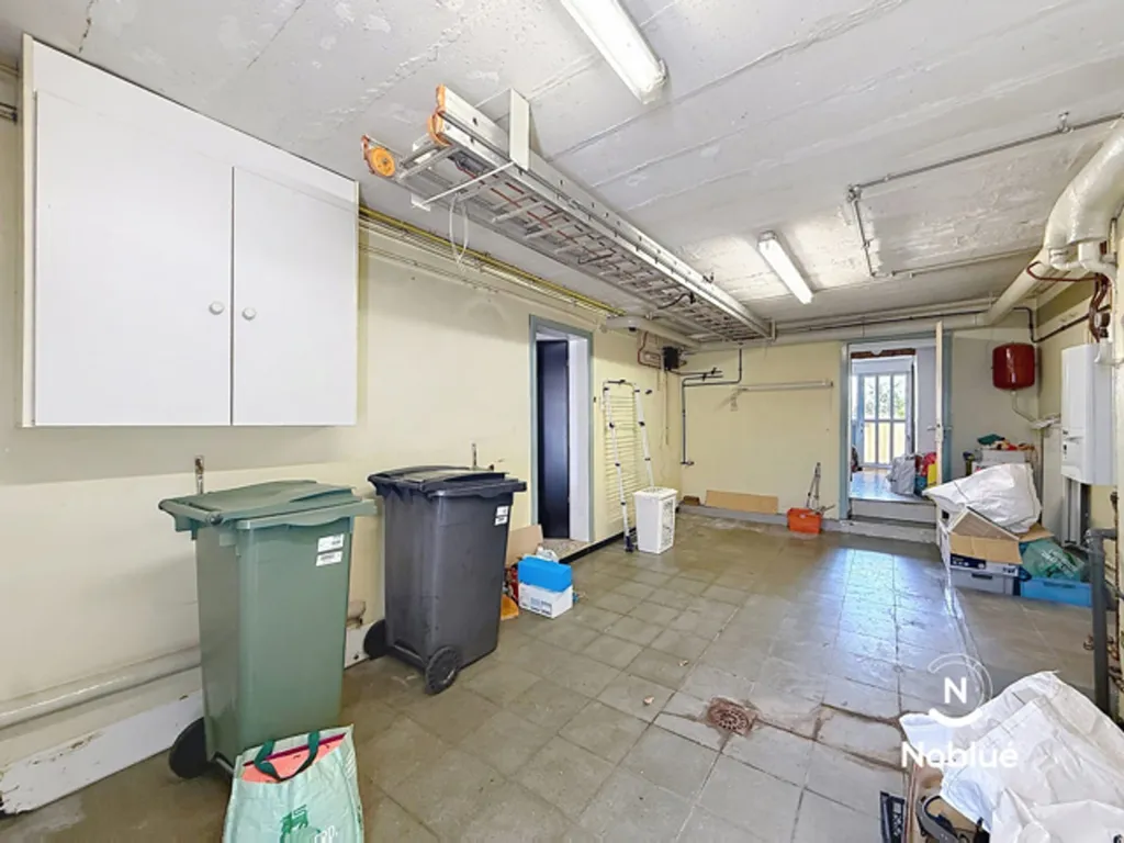 Garage - Spacious House with Garden in Stembert Centre