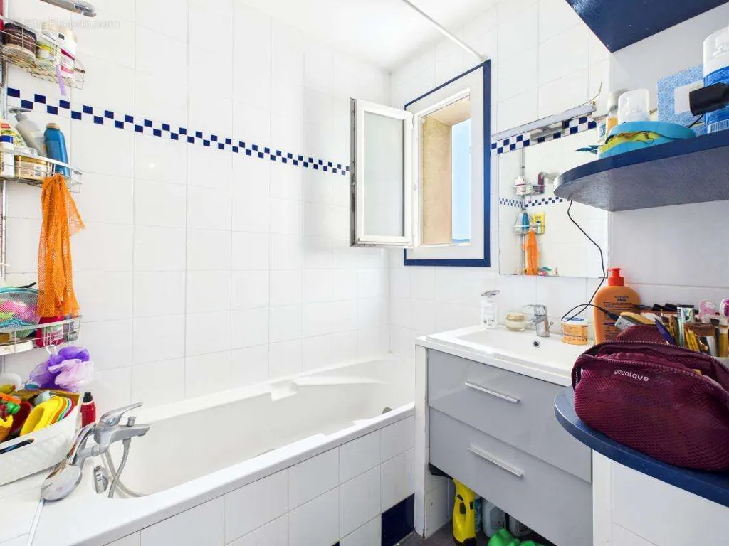 Salles de bain - Appartement T3 avec Balcon au Quartier Châteauvert à Valence