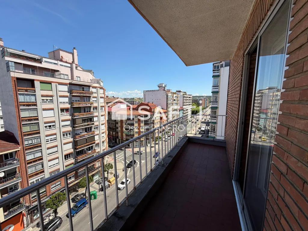 Balkon - Apartment with Three Terraces in León