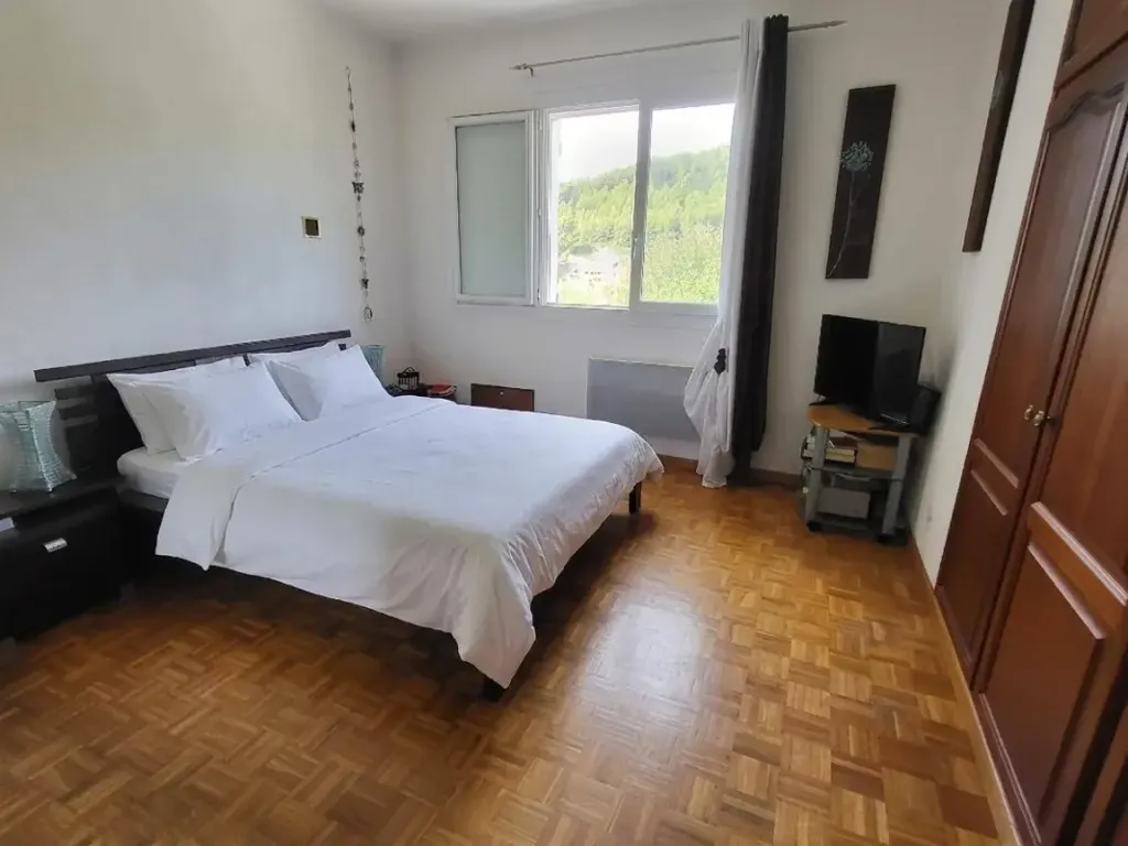 Magamistoad - Luxury Villa with Mountain View in Toulon