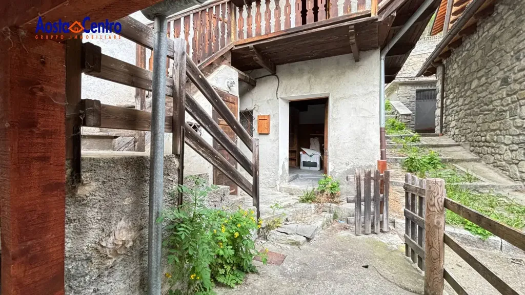 Toad - Rustic Casale with Terrace in Vernosse, Oyace