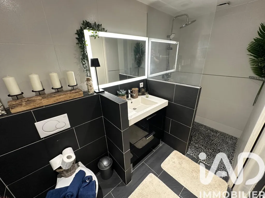 Bathrooms - Traditional House with Pool in Pégomas
