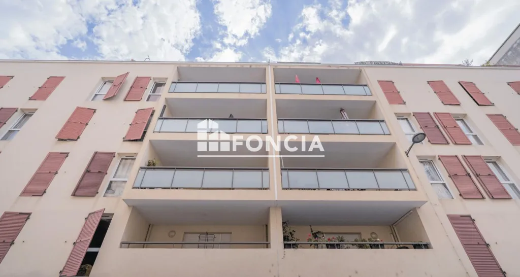 Appartement T3 avec Terrasse et Box dans Résidence BBC